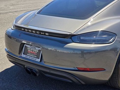 Used 2019 Porsche 718 Cayman RWD image 12