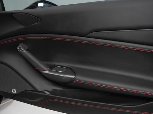Used 2017 Ferrari 488 GTB RWD image 32