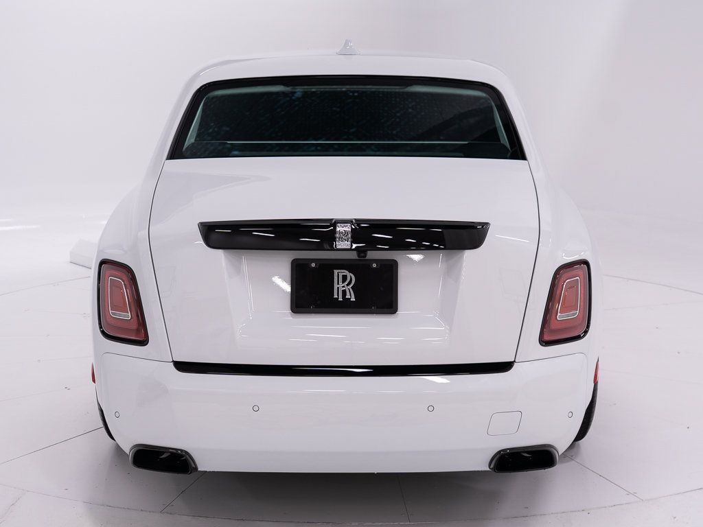 Certified 2023 Rolls-Royce Phantom Sedan RWD image 4