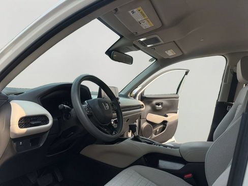 Certified 2024 Honda HR-V LX image 9