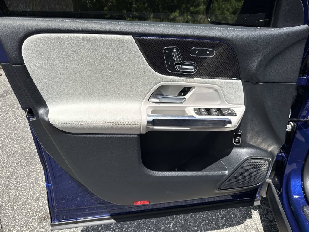 Used 2022 Mercedes-Benz GLB 35 AMG 4MATIC image 21