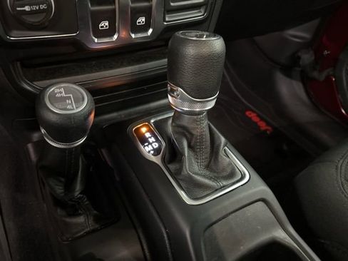 Used 2021 Jeep Wrangler Sport AWD/4WD image 17