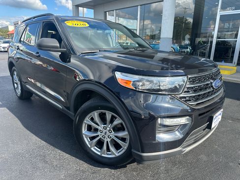 Used 2020 Ford Explorer XLT w/ Equipment Group 202A image 3