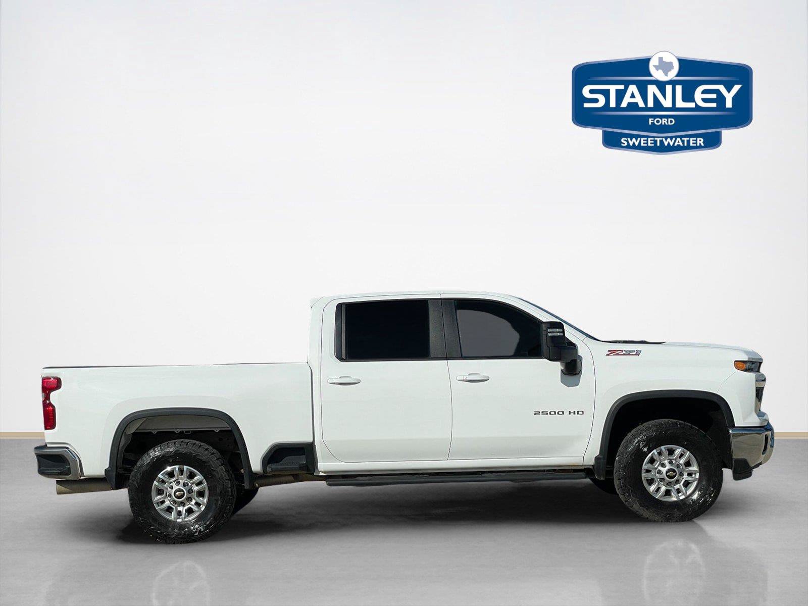 Used 2025 Chevrolet Silverado 2500 LT w/ Convenience Package AWD/4WD image 8
