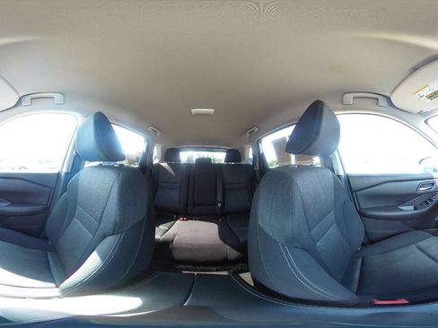 Used 2024 Nissan Rogue SV FWD image 41
