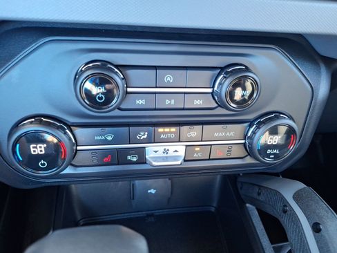 Used 2023 Ford Bronco Big Bend image 26