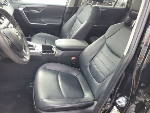 Used 2024 Toyota RAV4 XLE Premium image 9