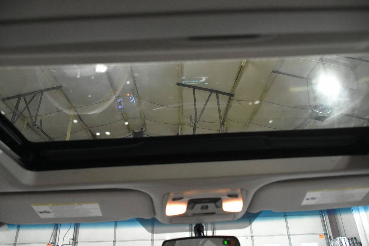 Used 2012 Toyota Sienna XLE FWD image 17