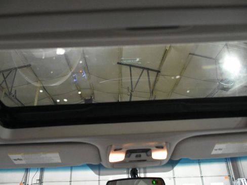 Used 2012 Toyota Sienna XLE FWD image 17