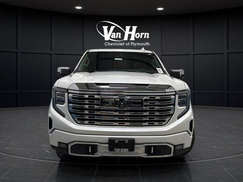 Used 2023 GMC Sierra 1500 Denali AWD/4WD image 2