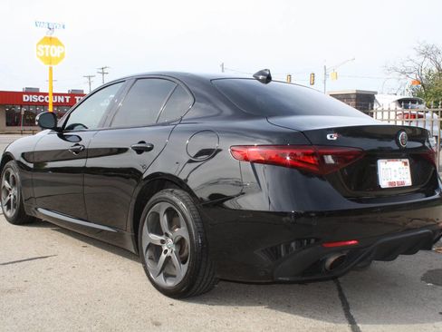 Used 2017 Alfa Romeo Giulia AWD image 6