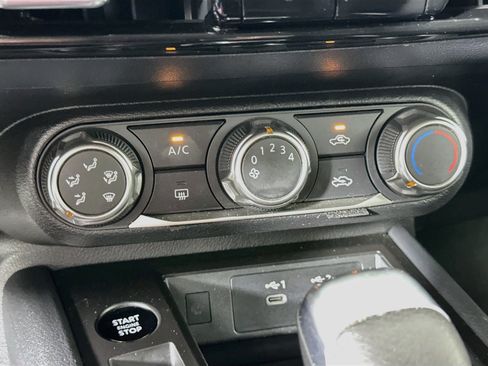 Used 2025 Nissan Kicks SV FWD image 23