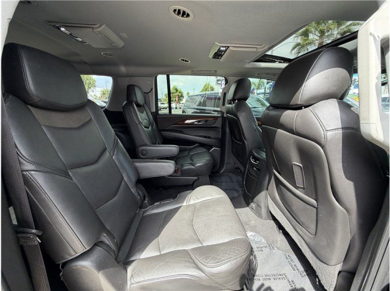 Used 2016 Cadillac Escalade ESV Luxury AWD/4WD image 30