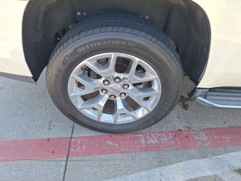 Used 2015 GMC Yukon SLT w/ Open Road Package image 11