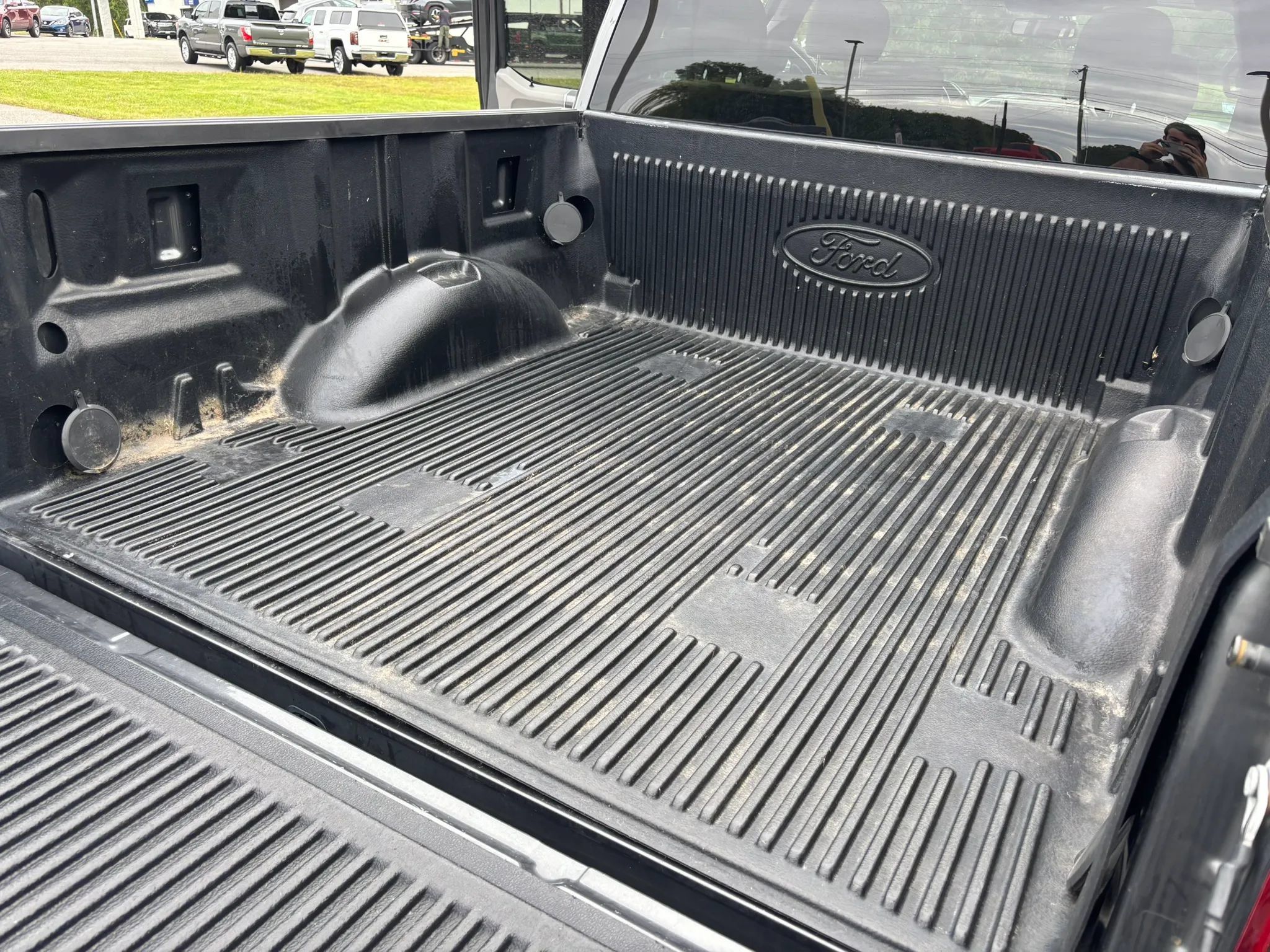 Used 2020 Ford F150 XLT w/ Equipment Group 302A Luxury AWD/4WD image 13