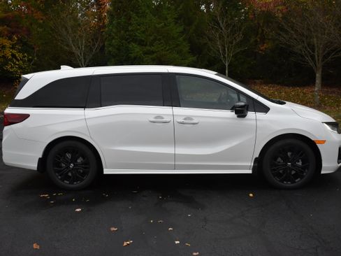 New 2026 Honda Odyssey Sport-L image 9