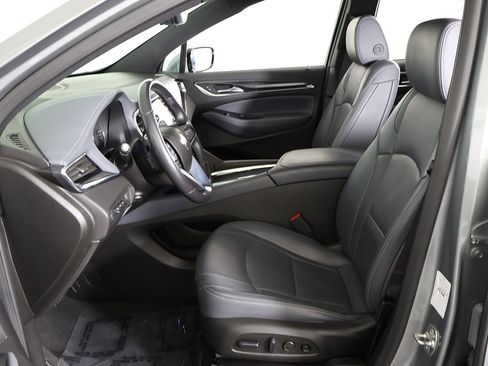 Used 2024 Buick Enclave Premium image 35
