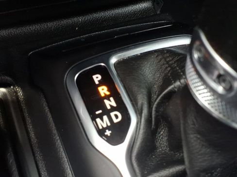 Used 2023 Jeep Wrangler Unlimited w/ Sun & Screen Package AWD/4WD image 14