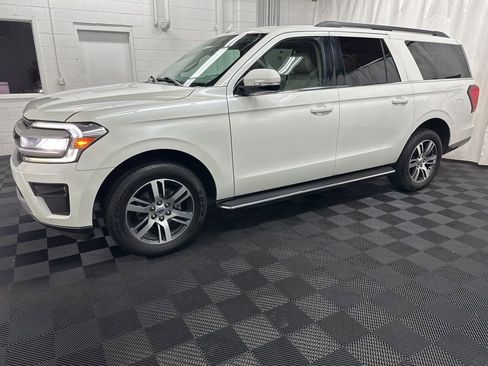 Used 2023 Ford Expedition Max XLT AWD/4WD image 5