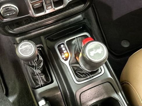 Used 2023 Jeep Wrangler Unlimited Sahara w/ Cold Weather Group image 15