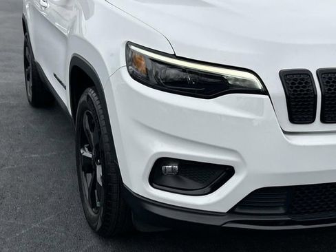 Used 2021 Jeep Cherokee Latitude Plus AWD/4WD image 10