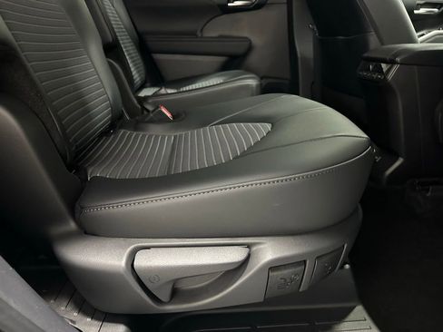 Used 2025 Toyota Highlander XSE image 58