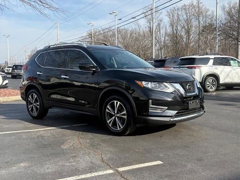 Used 2019 Nissan Rogue SV w/ Premium Package image 1