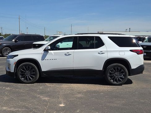 Used 2023 Chevrolet Traverse RS AWD/4WD image 2