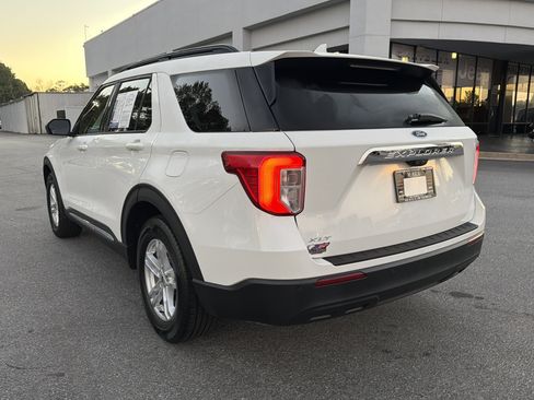Used 2022 Ford Explorer XLT image 8