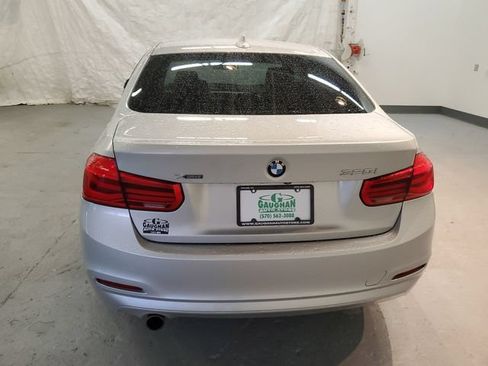 Used 2018 BMW 320i xDrive Sedan AWD/4WD image 5