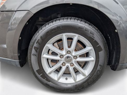 Used 2015 Dodge Journey SXT w/ Flexible Seating Group image 8