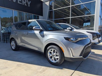 New 2025 Kia Soul LX