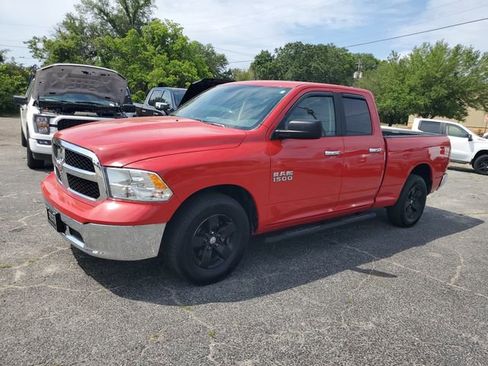 Used 2017 RAM 1500 Classic SLT RWD image 2