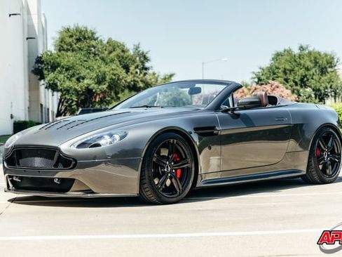 Used 2009 Aston Martin V8 Vantage Roadster RWD image 7