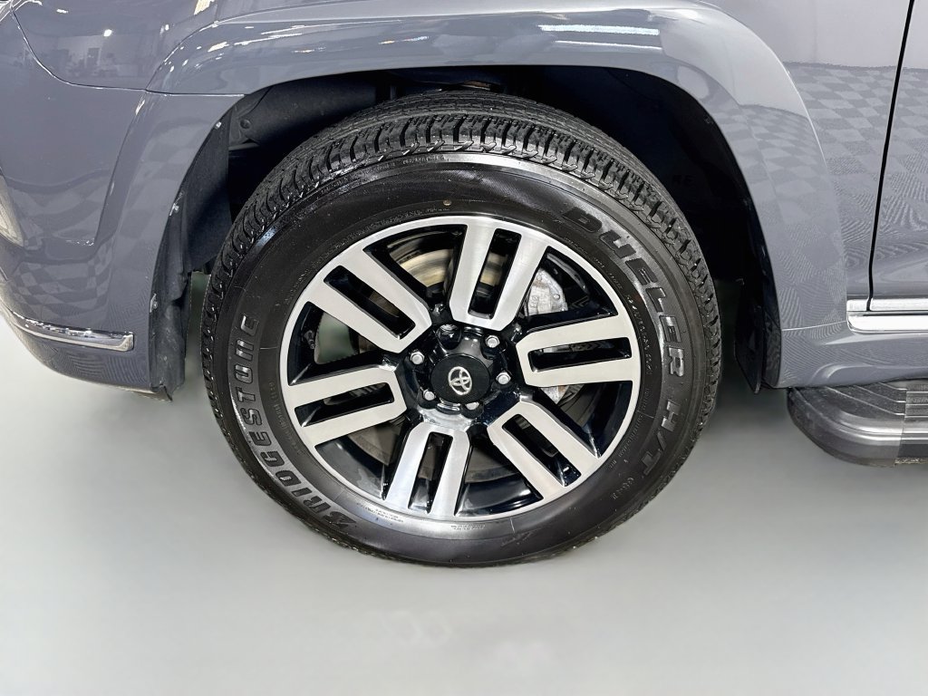 Used 2024 Toyota 4Runner Limited AWD/4WD image 4