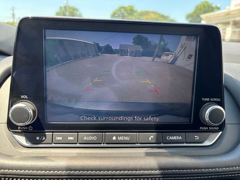 Used 2025 Nissan Rogue SV FWD image 27