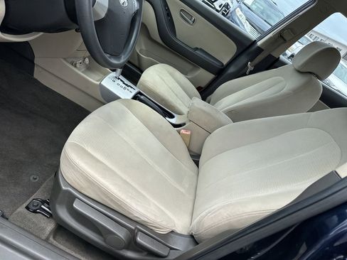 Used 2009 Hyundai Elantra GLS FWD image 11