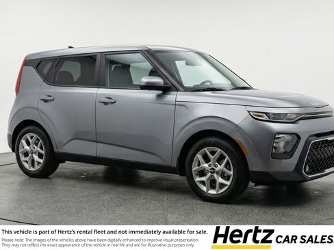 Used 2025 Kia Soul LX w/ LX Technology Package FWD image 1