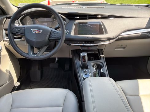 Used 2019 Cadillac XT4 Luxury FWD image 28