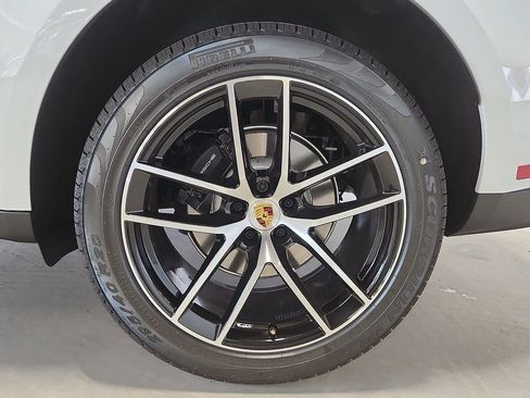 New 2026 Porsche Macan AWD/4WD image 8