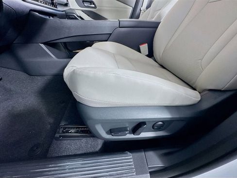 New 2026 Nissan Rogue SV image 20