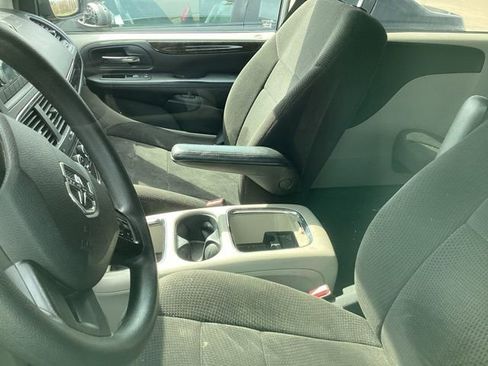 Used 2013 Dodge Grand Caravan SXT image 15