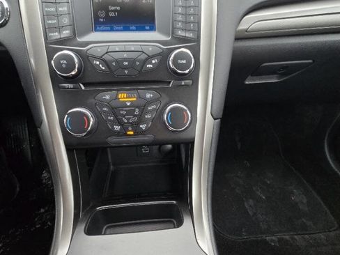 Used 2018 Ford Fusion S image 33