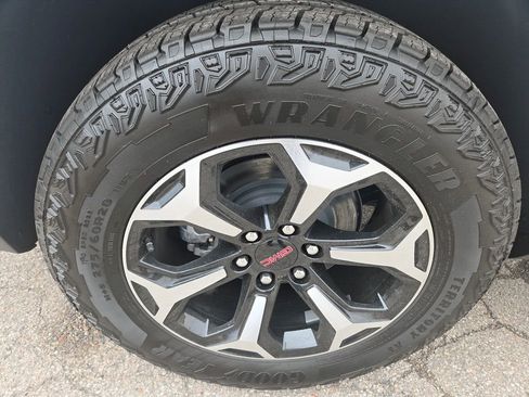 New 2026 GMC Yukon AT4 w/ AT4 Premium Plus Package image 39