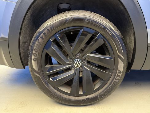 Certified 2023 Volkswagen Atlas SE w/ Panoramic Sunroof Package image 9