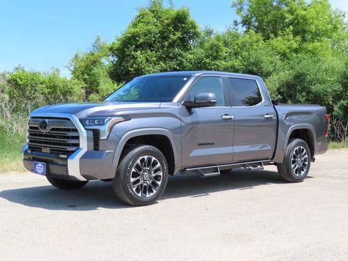 Used 2024 Toyota Tundra Limited AWD/4WD image 25