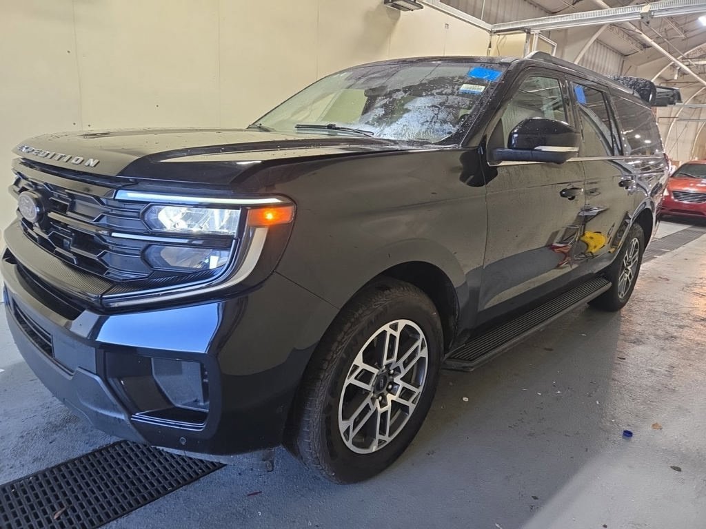 Used 2025 Ford Expedition Max Active AWD/4WD image 15