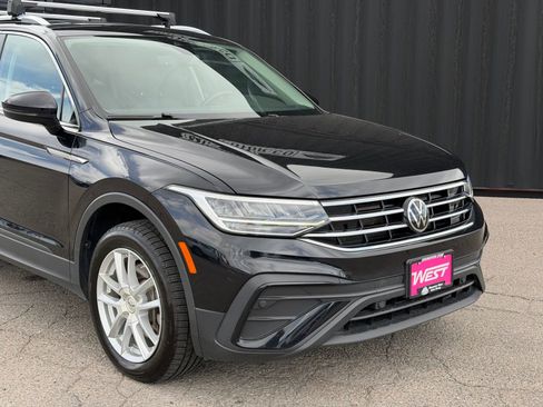 Used 2022 Volkswagen Tiguan SE AWD/4WD image 3