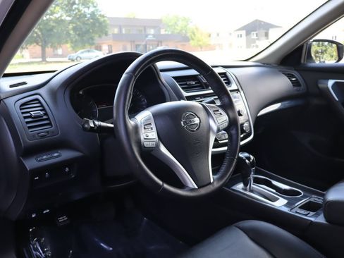 Used 2018 Nissan Altima 2.5 SL FWD image 15