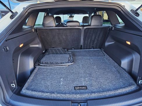 Used 2023 Volkswagen Atlas Cross Sport SE image 25